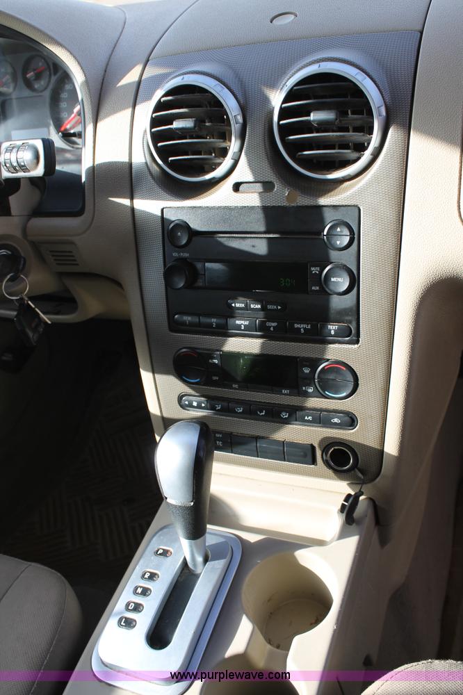 image for item C3780 2006 Ford Freestyle SE van