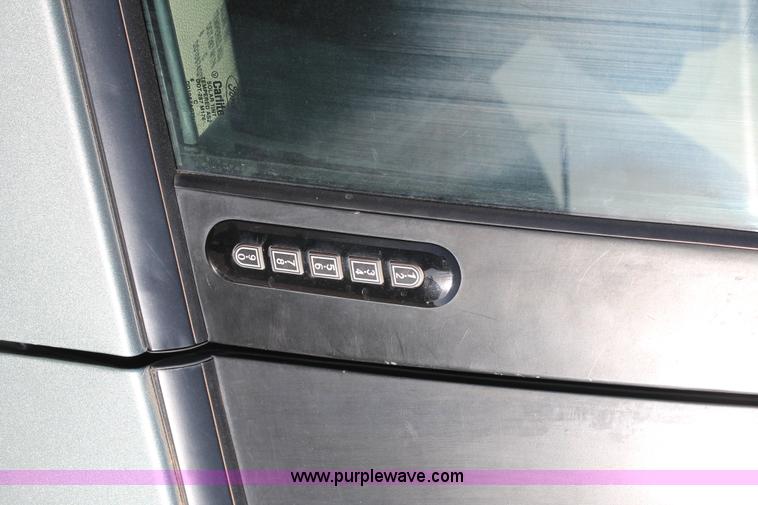 image for item C3780 2006 Ford Freestyle SE van