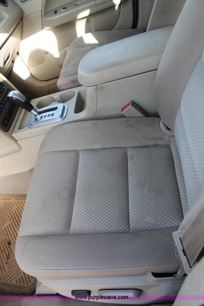 image for item C3780 2006 Ford Freestyle SE van