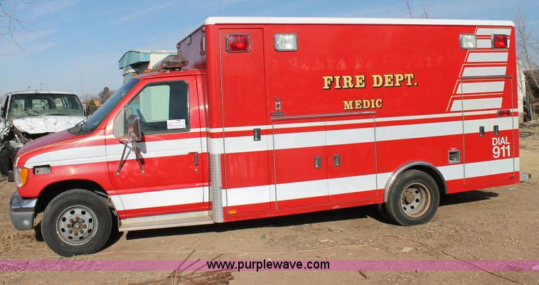 image for item C3783 1999 Ford Econoline E450 ambulance