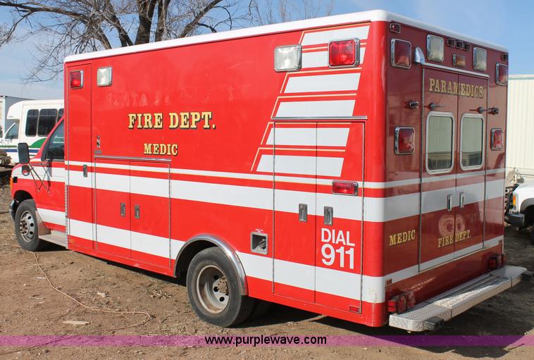 image for item C3783 1999 Ford Econoline E450 ambulance