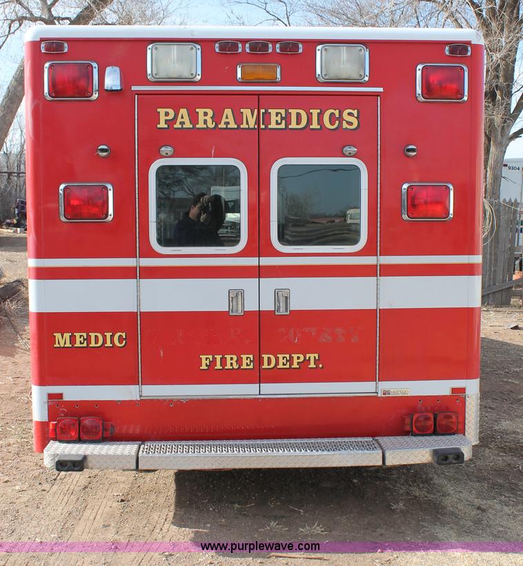 image for item C3783 1999 Ford Econoline E450 ambulance