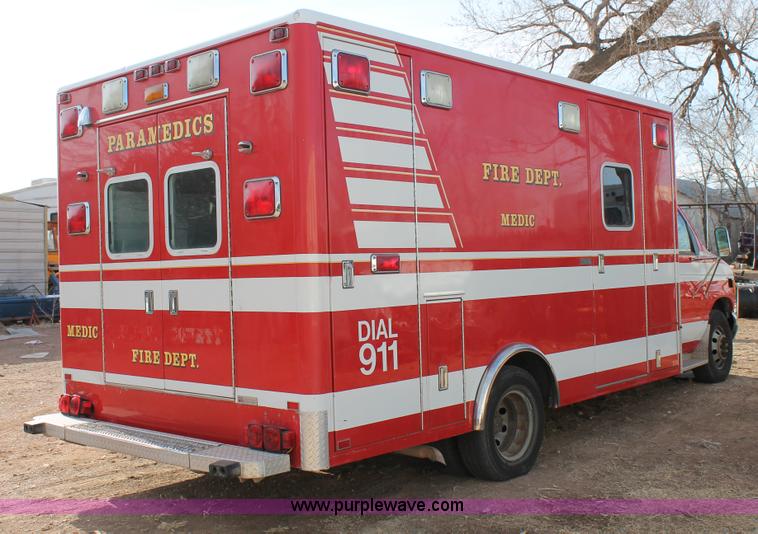 image for item C3783 1999 Ford Econoline E450 ambulance