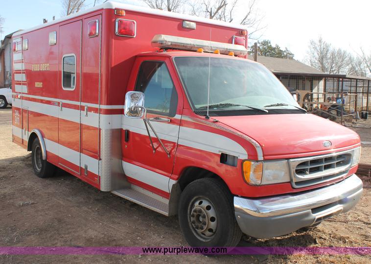 image for item C3783 1999 Ford Econoline E450 ambulance