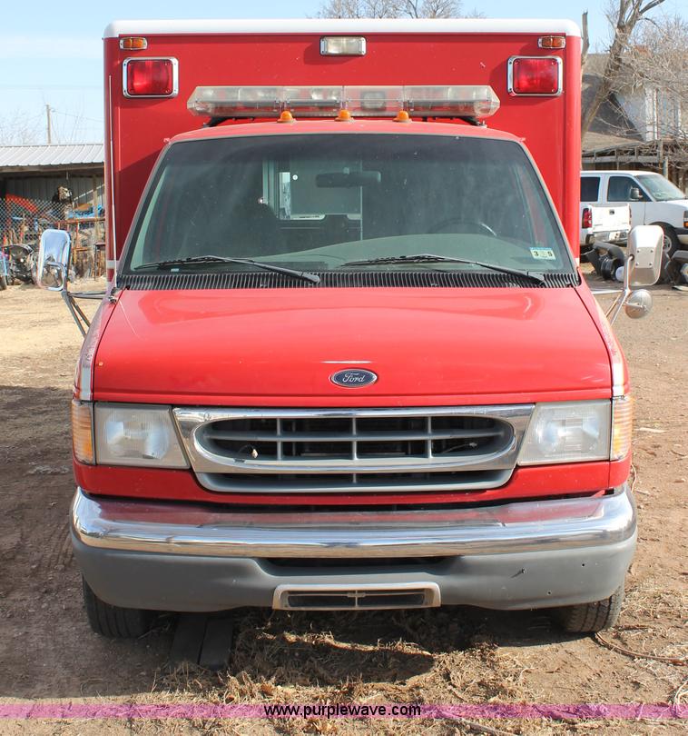 image for item C3783 1999 Ford Econoline E450 ambulance