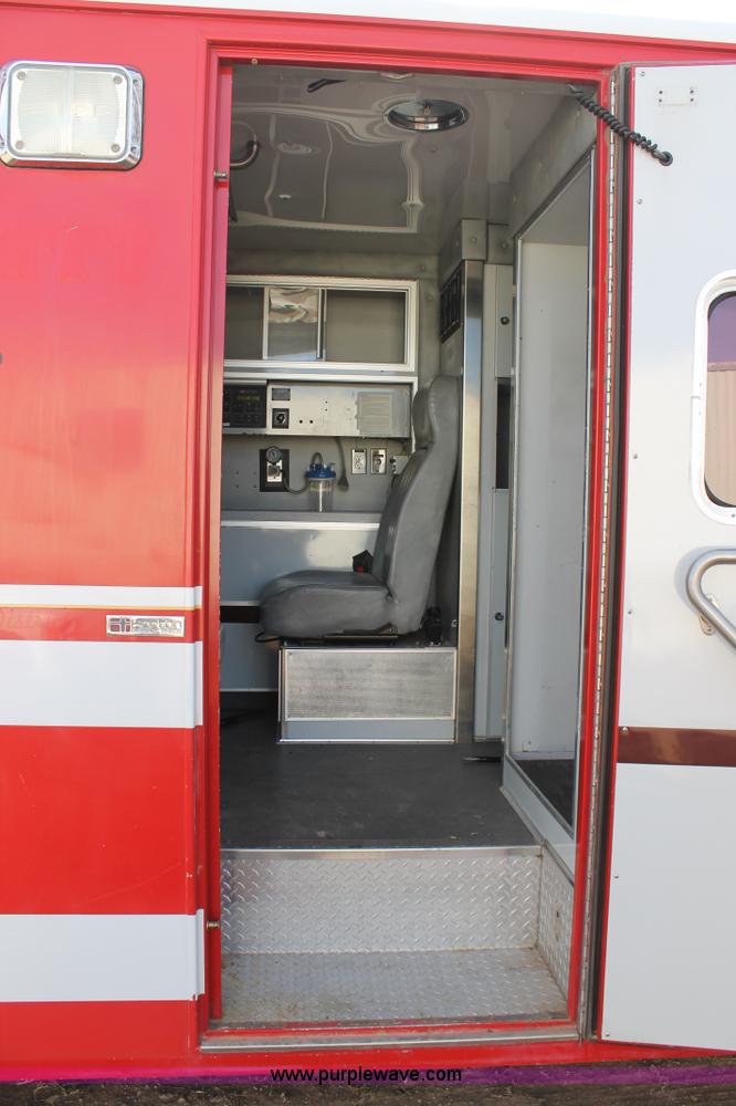 image for item C3783 1999 Ford Econoline E450 ambulance