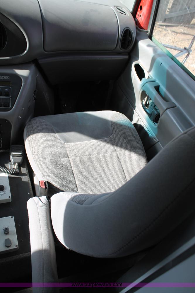 image for item C3783 1999 Ford Econoline E450 ambulance