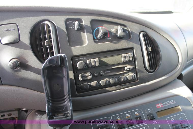 image for item C3783 1999 Ford Econoline E450 ambulance