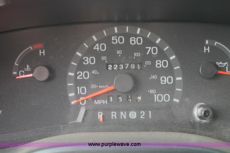 image for item C3783 1999 Ford Econoline E450 ambulance
