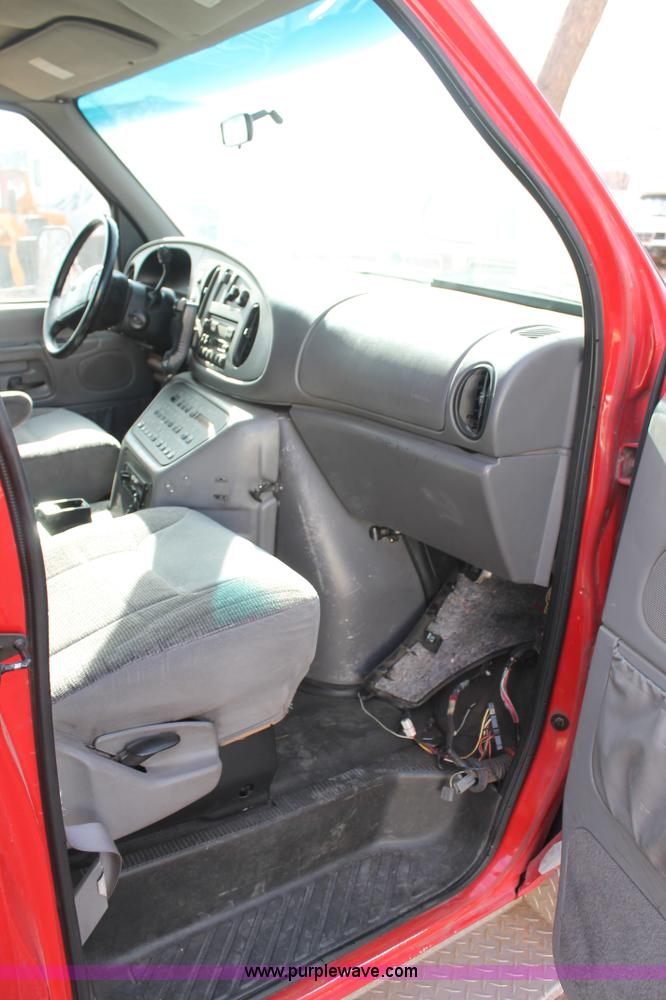 image for item C3783 1999 Ford Econoline E450 ambulance