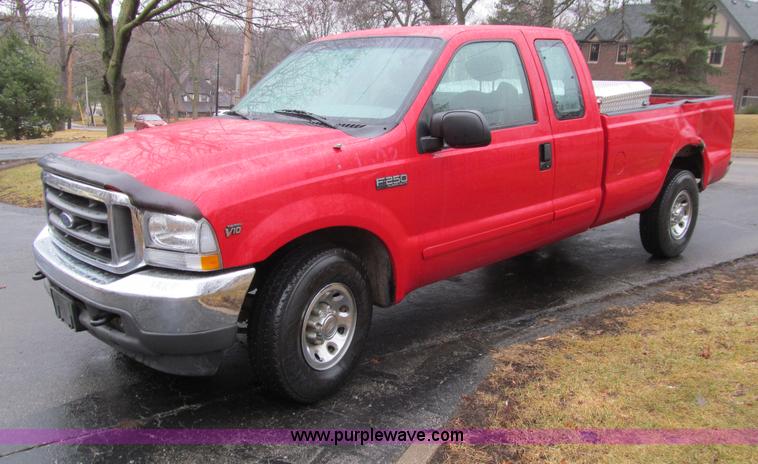 image for item E4684 2002 Ford F250 Super Duty XLT SuperCab pickup truck