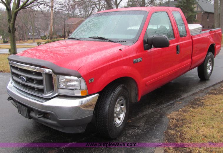 image for item E4684 2002 Ford F250 Super Duty XLT SuperCab pickup truck