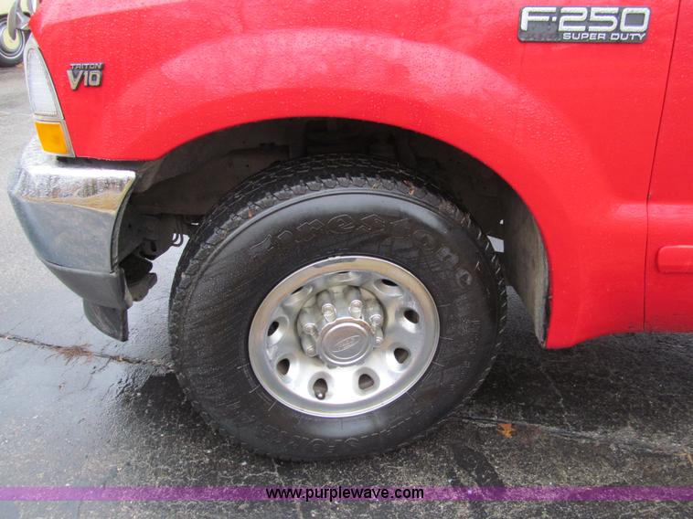 image for item E4684 2002 Ford F250 Super Duty XLT SuperCab pickup truck