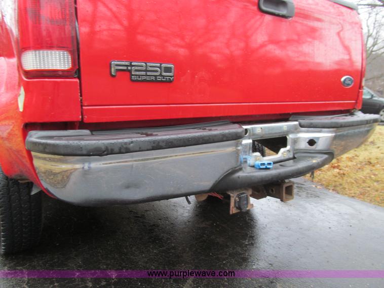 image for item E4684 2002 Ford F250 Super Duty XLT SuperCab pickup truck