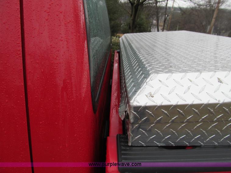 image for item E4684 2002 Ford F250 Super Duty XLT SuperCab pickup truck