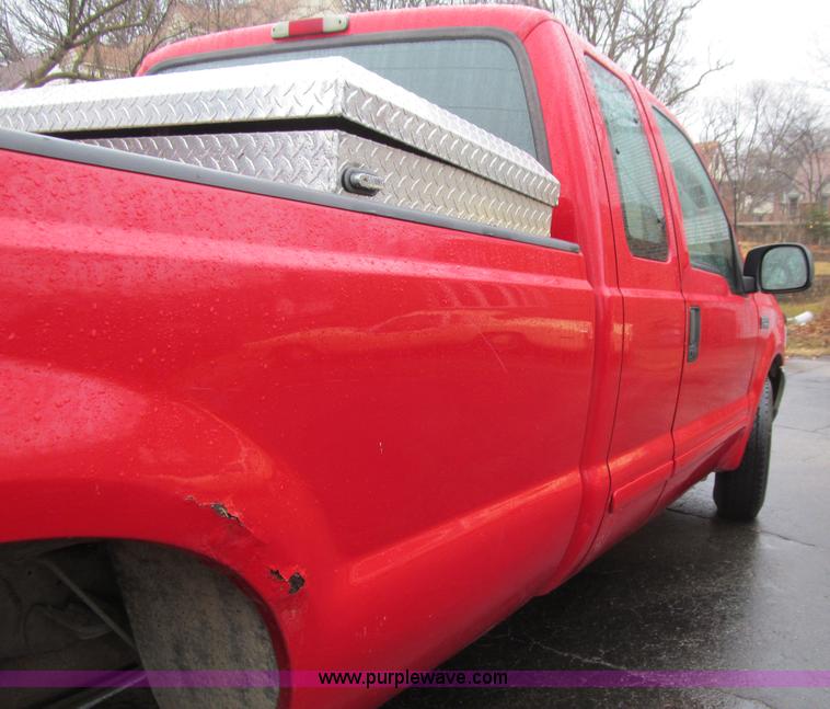 image for item E4684 2002 Ford F250 Super Duty XLT SuperCab pickup truck