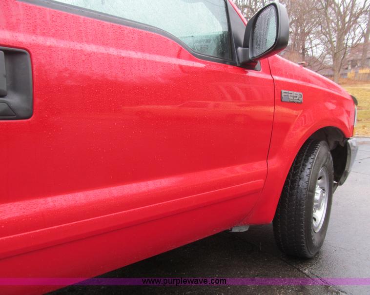 image for item E4684 2002 Ford F250 Super Duty XLT SuperCab pickup truck
