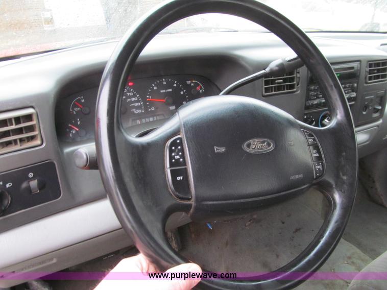 image for item E4684 2002 Ford F250 Super Duty XLT SuperCab pickup truck