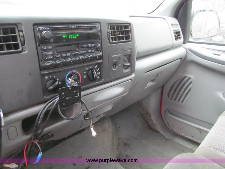 image for item E4684 2002 Ford F250 Super Duty XLT SuperCab pickup truck