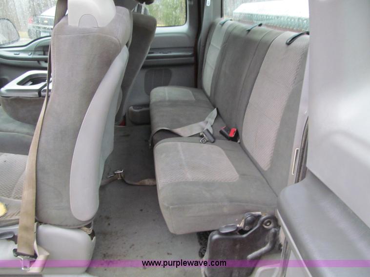 image for item E4684 2002 Ford F250 Super Duty XLT SuperCab pickup truck