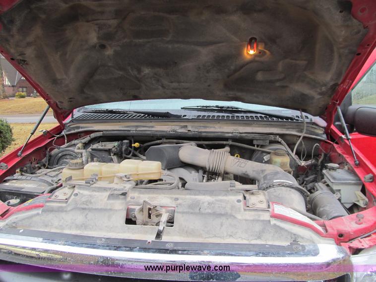 image for item E4684 2002 Ford F250 Super Duty XLT SuperCab pickup truck