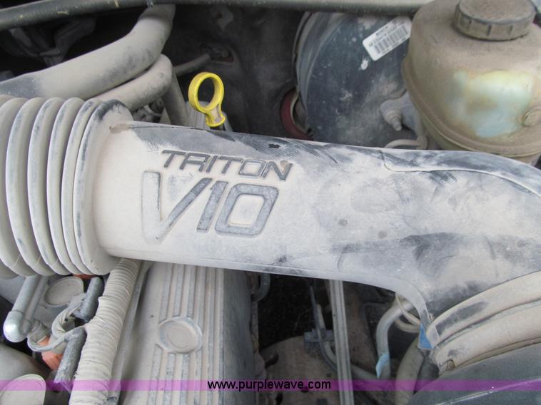 image for item E4684 2002 Ford F250 Super Duty XLT SuperCab pickup truck