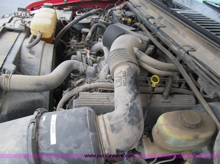 image for item E4684 2002 Ford F250 Super Duty XLT SuperCab pickup truck