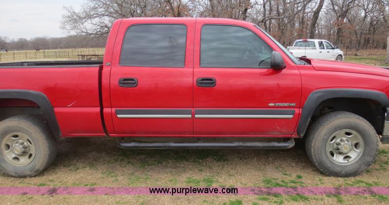 image for item F6849 2007 Chevrolet Silverado Classic 2500HD pickup truck