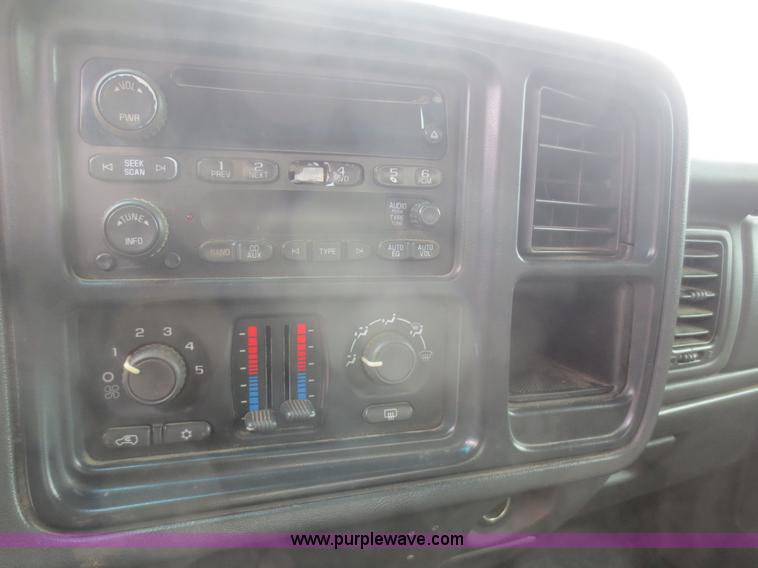 image for item F6849 2007 Chevrolet Silverado Classic 2500HD pickup truck