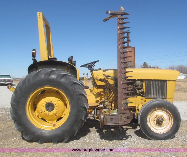 image for item F7304 John Deere 301W industrial tractor