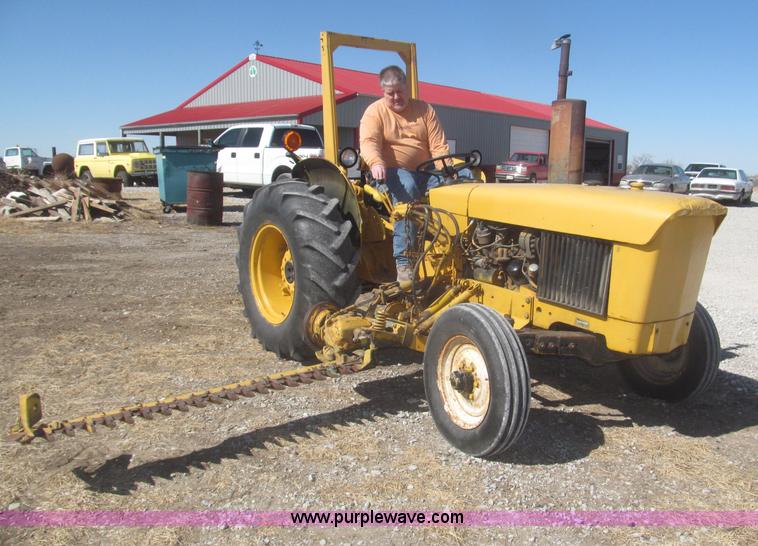 image for item F7304 John Deere 301W industrial tractor