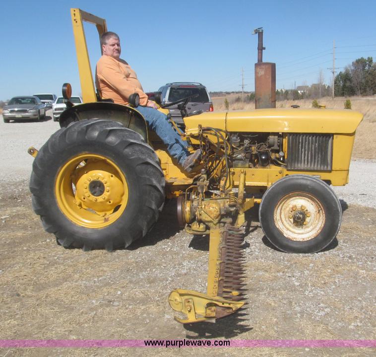 image for item F7304 John Deere 301W industrial tractor