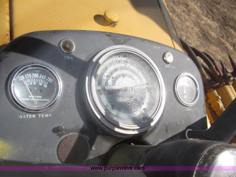 image for item F7304 John Deere 301W industrial tractor