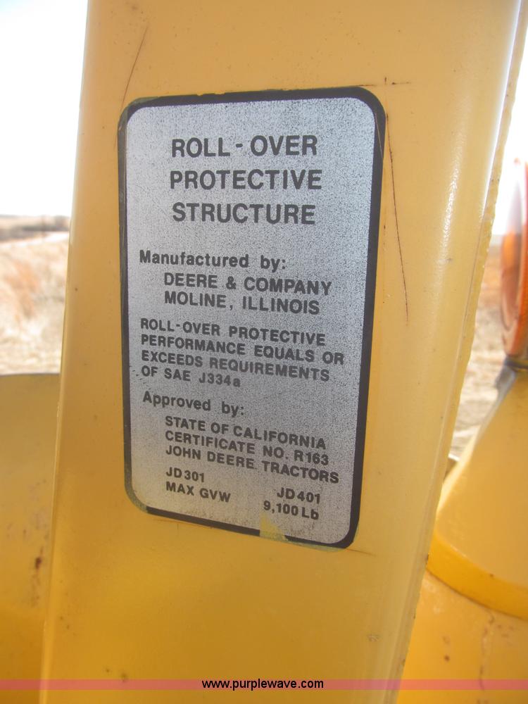 image for item F7304 John Deere 301W industrial tractor