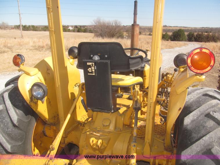 image for item F7304 John Deere 301W industrial tractor