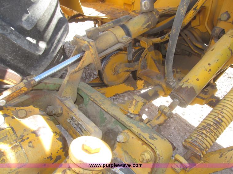 image for item F7304 John Deere 301W industrial tractor