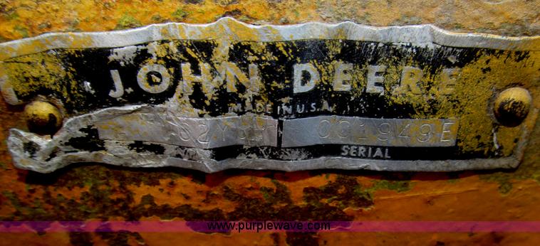 image for item F7304 John Deere 301W industrial tractor