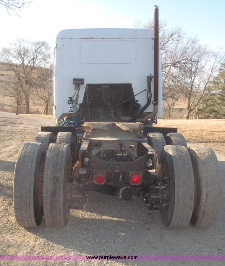 image for item F7310 1985 Mack MH613 semi truck