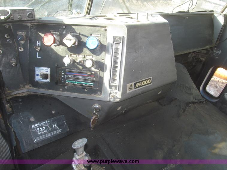 image for item F7310 1985 Mack MH613 semi truck