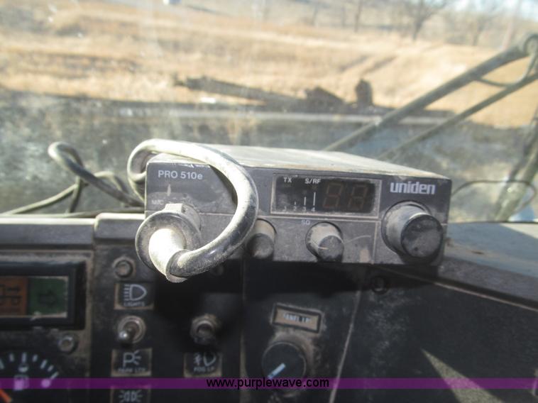 image for item F7310 1985 Mack MH613 semi truck