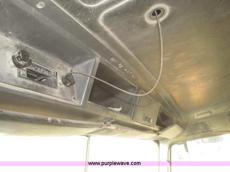 image for item F7310 1985 Mack MH613 semi truck