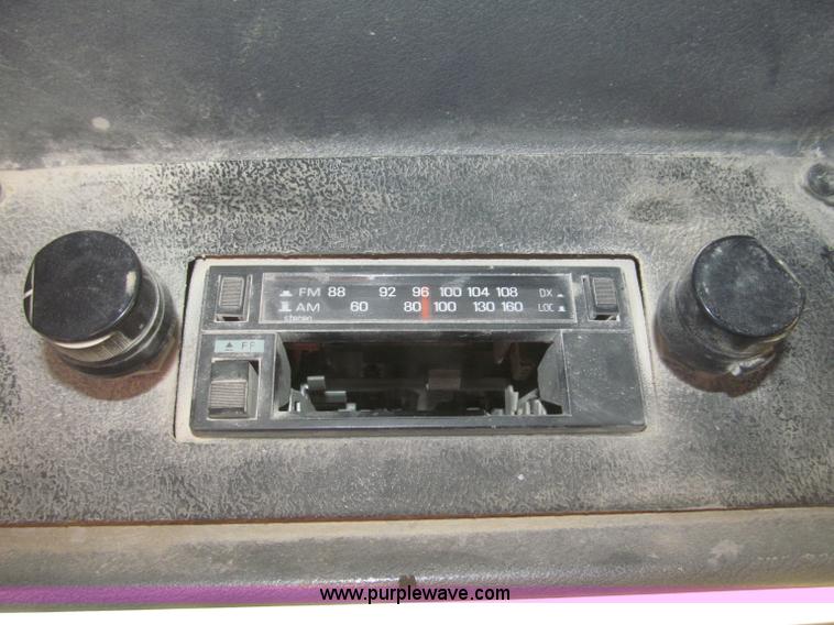 image for item F7310 1985 Mack MH613 semi truck