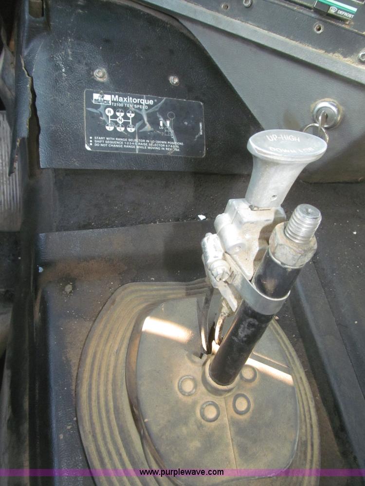 image for item F7310 1985 Mack MH613 semi truck