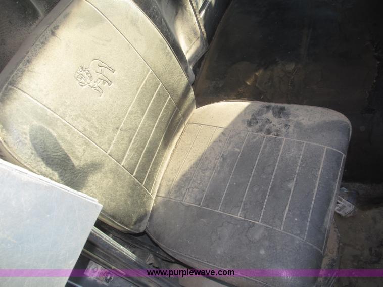 image for item F7310 1985 Mack MH613 semi truck