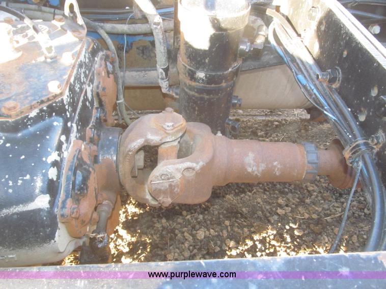 image for item F7310 1985 Mack MH613 semi truck