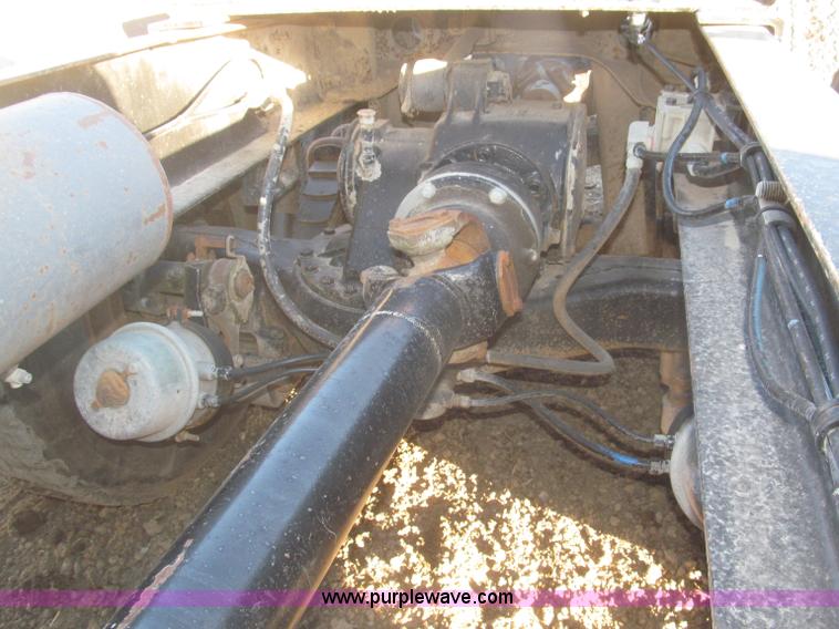 image for item F7310 1985 Mack MH613 semi truck