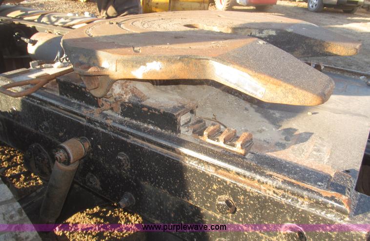 image for item F7310 1985 Mack MH613 semi truck