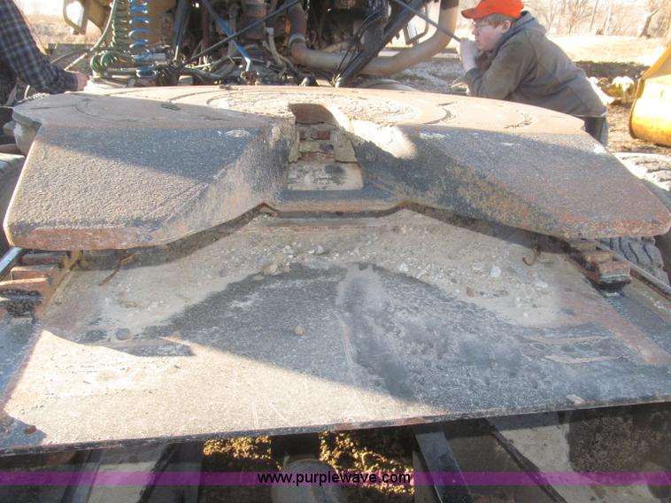 image for item F7310 1985 Mack MH613 semi truck