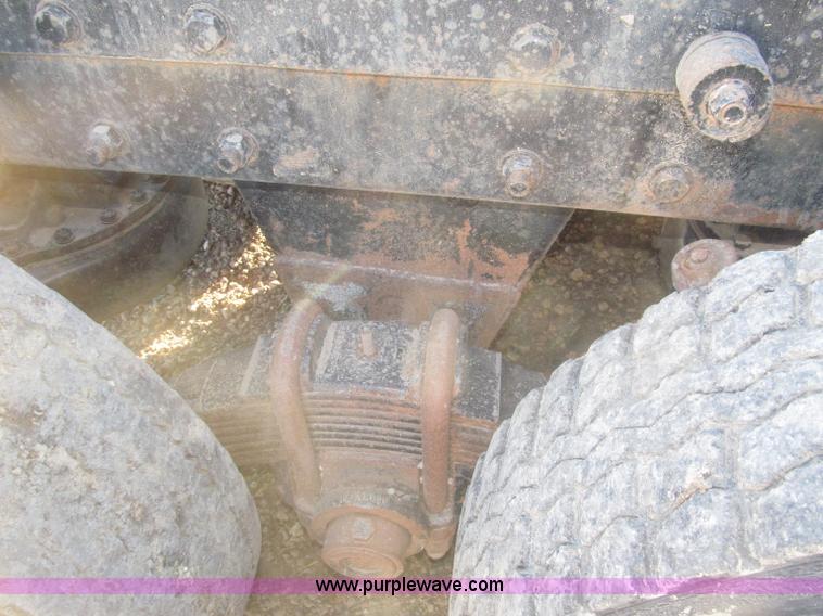 image for item F7310 1985 Mack MH613 semi truck