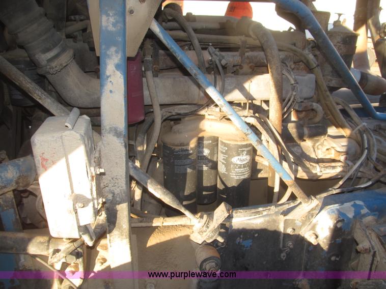 image for item F7310 1985 Mack MH613 semi truck